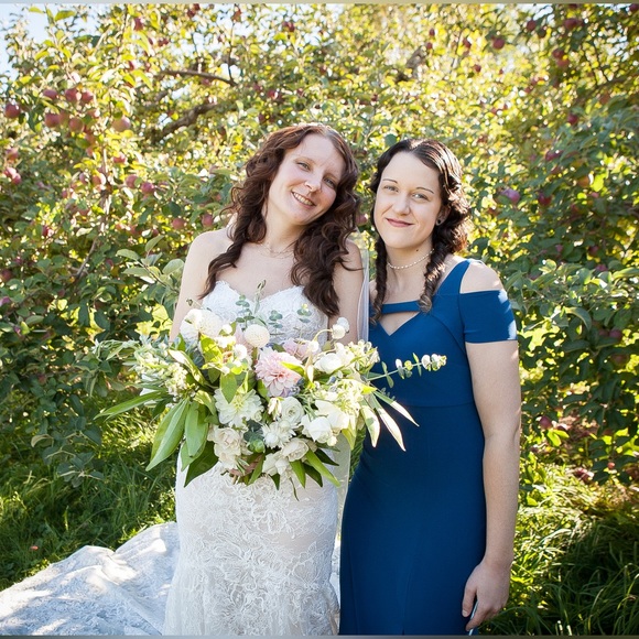 Meet your Posher, Adria - Picture 3 of 4